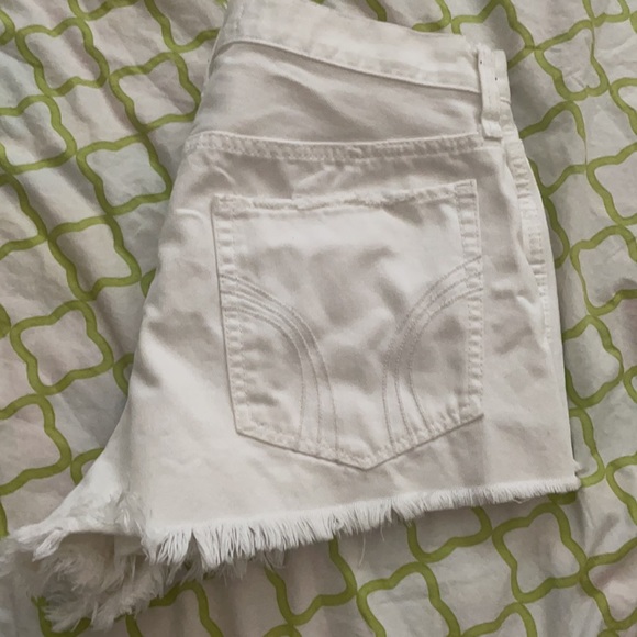 EUC Hollister ripped shorts - Picture 3 of 3